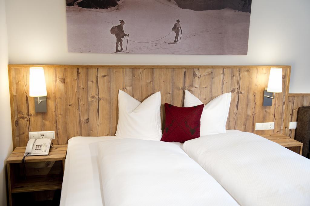 Hotel Bergland Superior Sankt Leonhard im Pitztal Exterior photo
